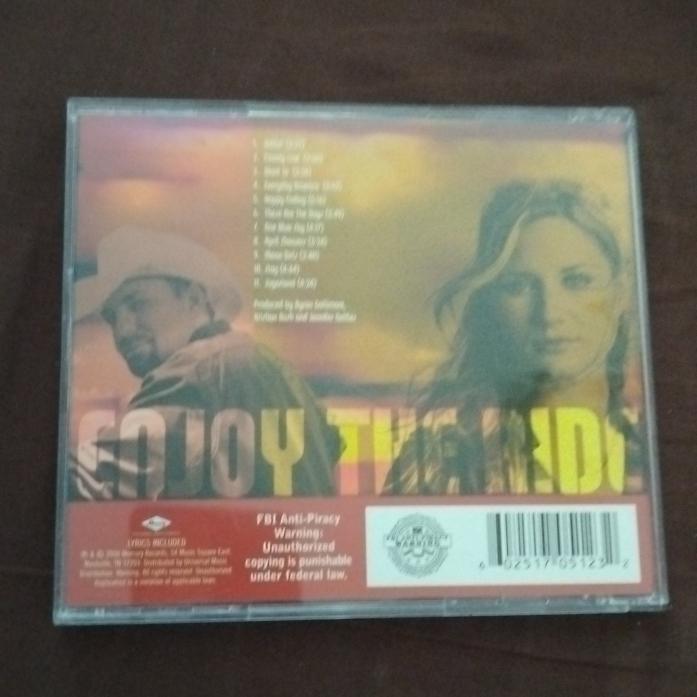 Sugarland 'Enjoy the Ride' CD - Picture 2 of 6